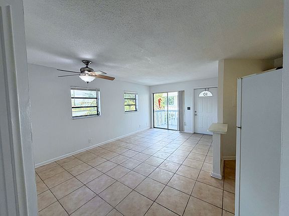 2nd image of 519 W Kalmia Dr #10
