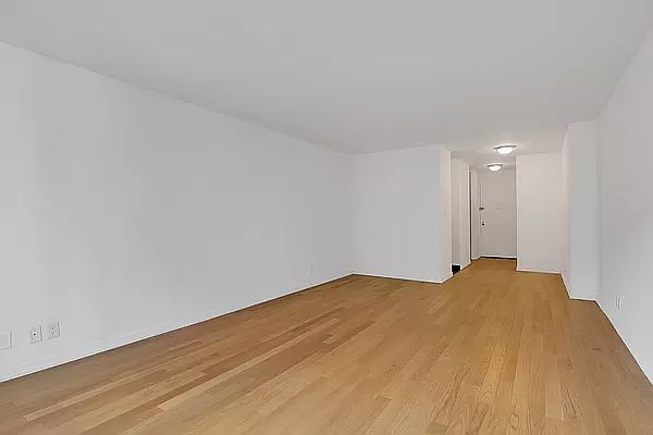 1st image of 7 E 14th St APT 1425