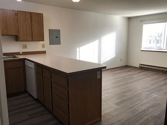 4th image of 4550 7th Ave NE APT 302
