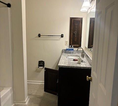 3rd image of 5616 Parkland Ct