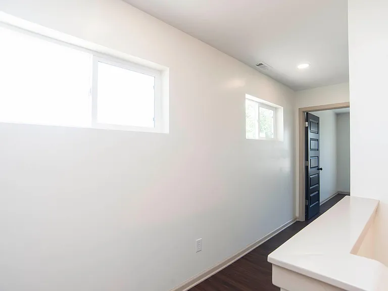 230 Kansas St — Photo 15