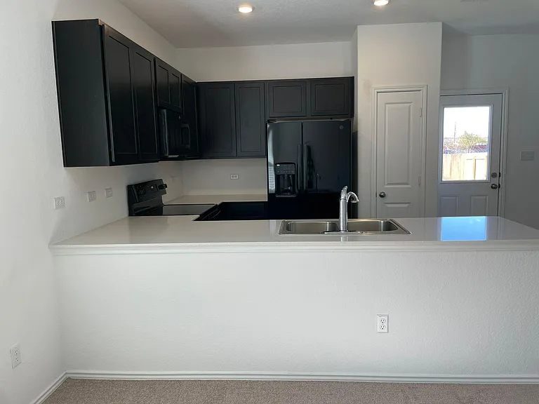 428 Bass Dr — Photo 6