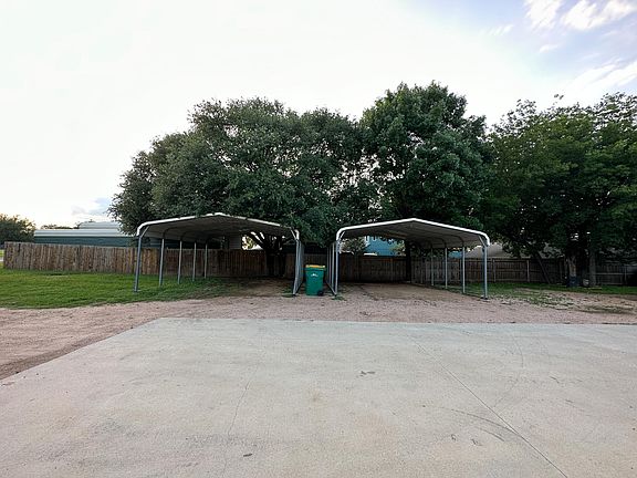 5th image of 3731 Lakeview Dr