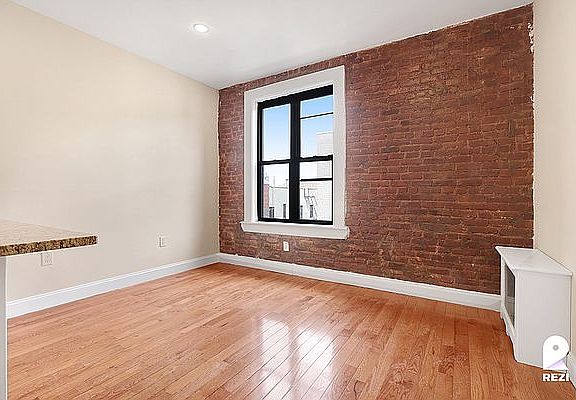 5th image of 720 W 172nd St APT 5C