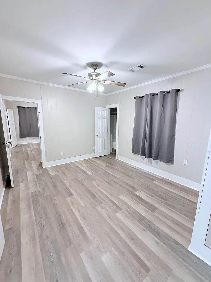 110 Loraine St — Photo 4