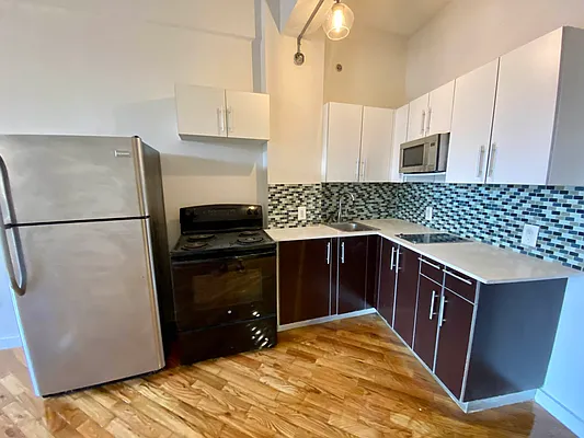 Rented by City Connections Realty | media 10