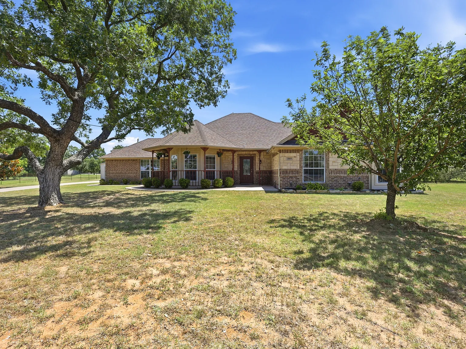 3 bed, 1970 sqft, $3,000 — Photo 3