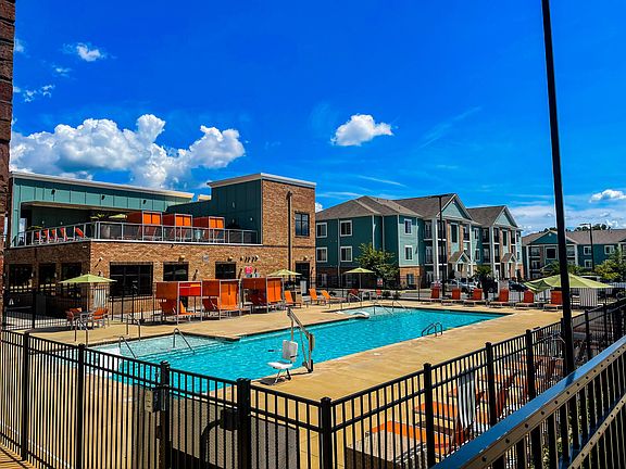 4th image of 139 Alexander Bank Dr #305