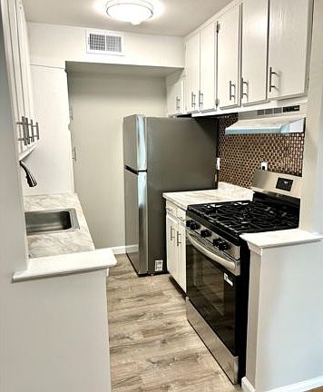 4th image of 105 Artist Lake Dr