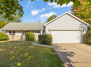 2337 Golfview Dr, Joliet, IL 60435