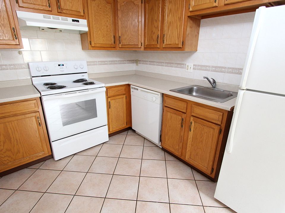 3 Bed/2 Bath (Unit 704)