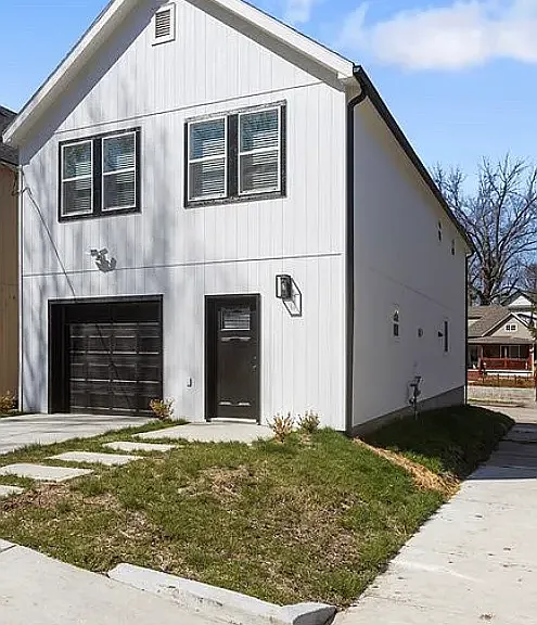 2027 Agnes Ave — Photo 2