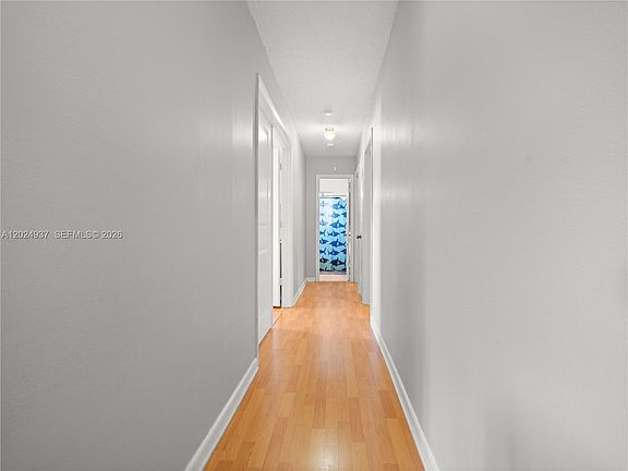 4th image of 4301 NE 5th Ave