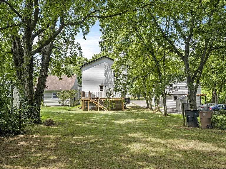 1004 Virginia Ave — Photo 3