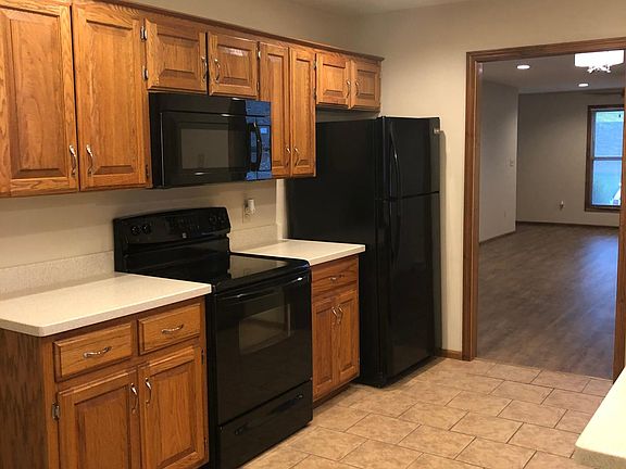 3rd image of 3814 Stonebridge Dr