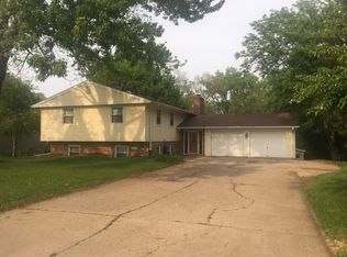 8233 N 47th St, Omaha, NE 68152