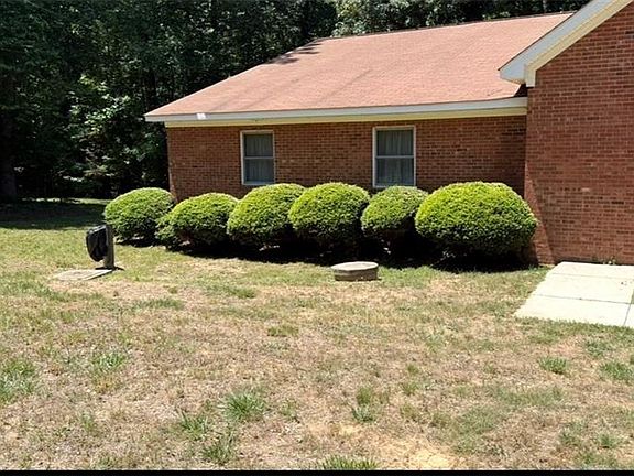 3rd image of 8001 Hillhaven Ct