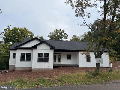 259 Grove Heights Rd, Berkeley Springs, WV 25411