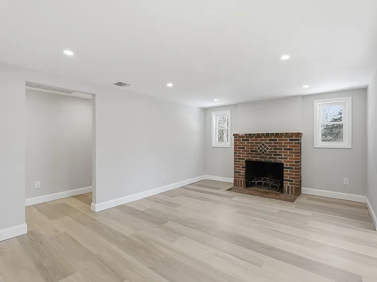 452 Montauk Hwy — Photo 3