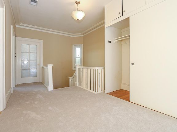 3rd image of 172 Funston Ave