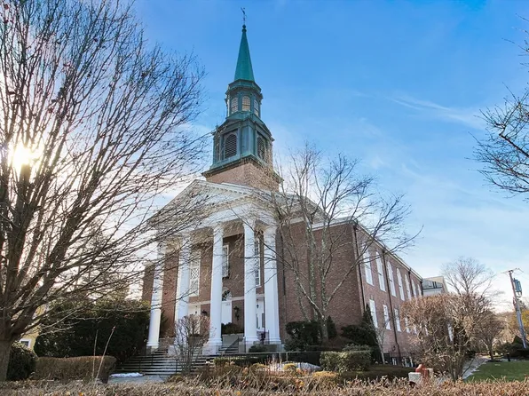 391 Walnut St Unit 4, Newton, MA 02460