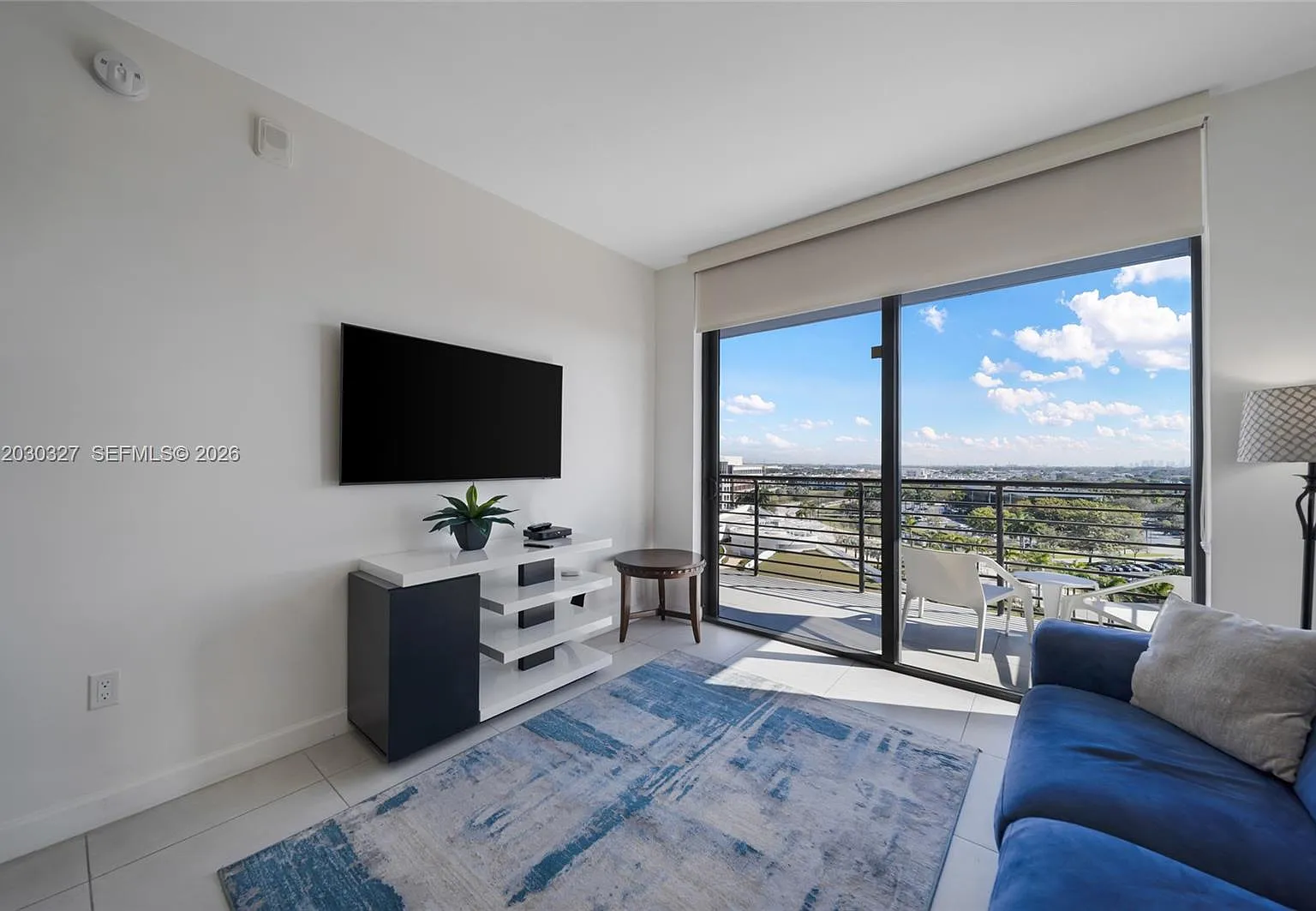 5350 Park Condo — Photo 3