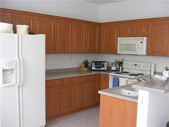 4th image of 7819 NW 108th Pl