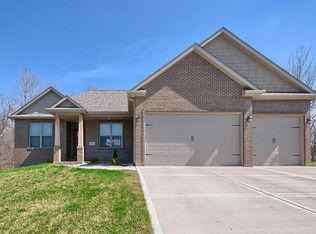 2009 Grandview Dr, Saint Jacob, IL 62281