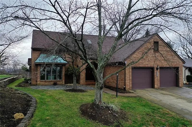 2112 James Dr photo 1