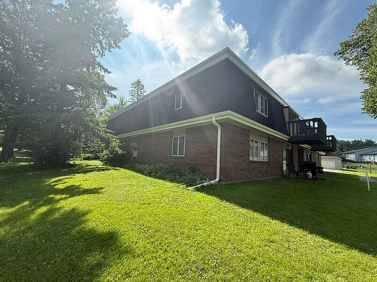 1600 Sawyer Dr — Photo 16