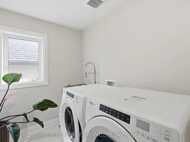 629 Wild Rye St W — Photo 22