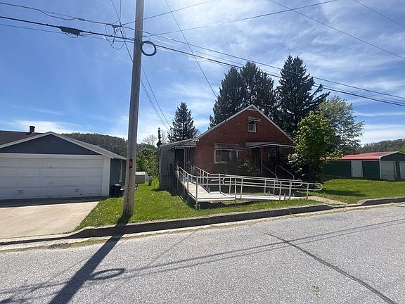 2nd image of 505 Ash St
