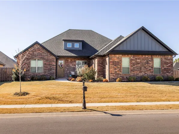 807 Brunello Cir, Tontitown, AR 72762