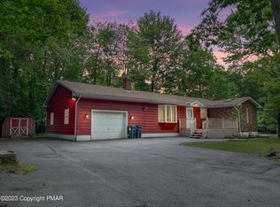 7134 Sunset Ln, Pocono Summit, PA