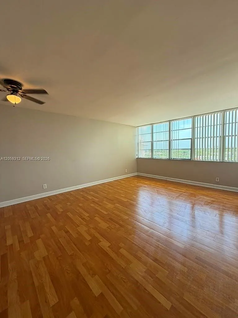 Crestview Towers Condo — Photo 4