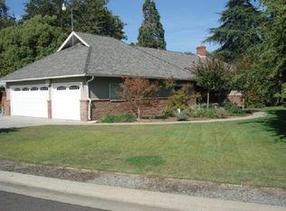 5896 E Club View Dr, Fresno, CA 93727