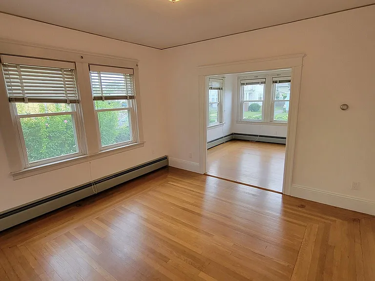 103 Lauriston St #1 — Photo 5
