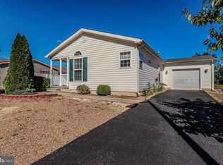 25 Pine Grove Ave, Manahawkin, NJ 08050