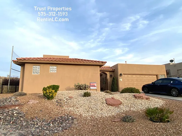 1932 Lone Tree Ln — Photo 2