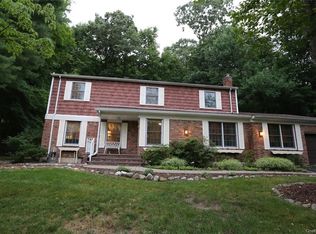 49 W Gate Rd, Suffern, NY 10901