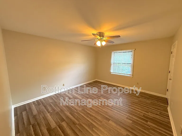 2336 Kenmore Ave #H — Photo 11