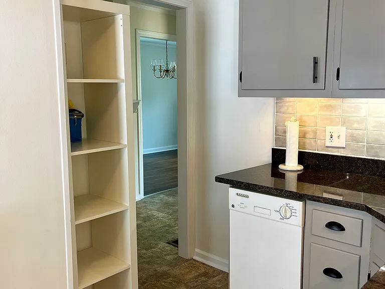 48 Spring Ln — Photo 13