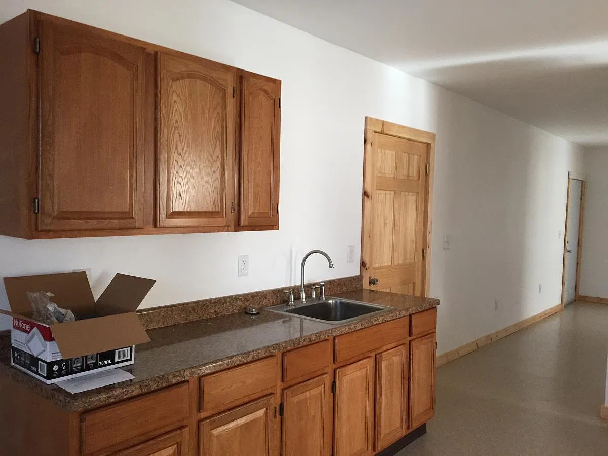 3 bed, 1200 sqft, $1,700 — Photo 2