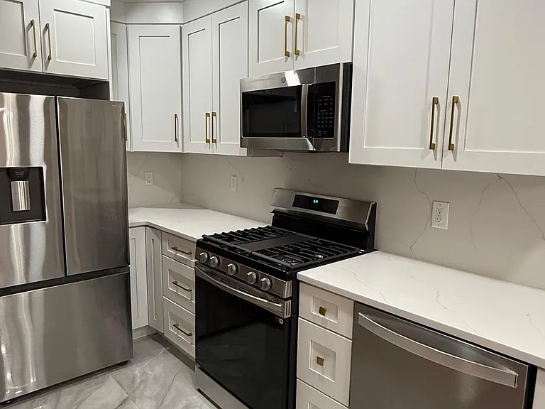 13 Brook St #2 — Photo 2