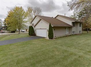 100 Bounty Dr NE, Poplar Grove, IL 61065