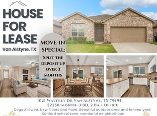 1021 Waverly Dr, Van Alstyne, TX 75495