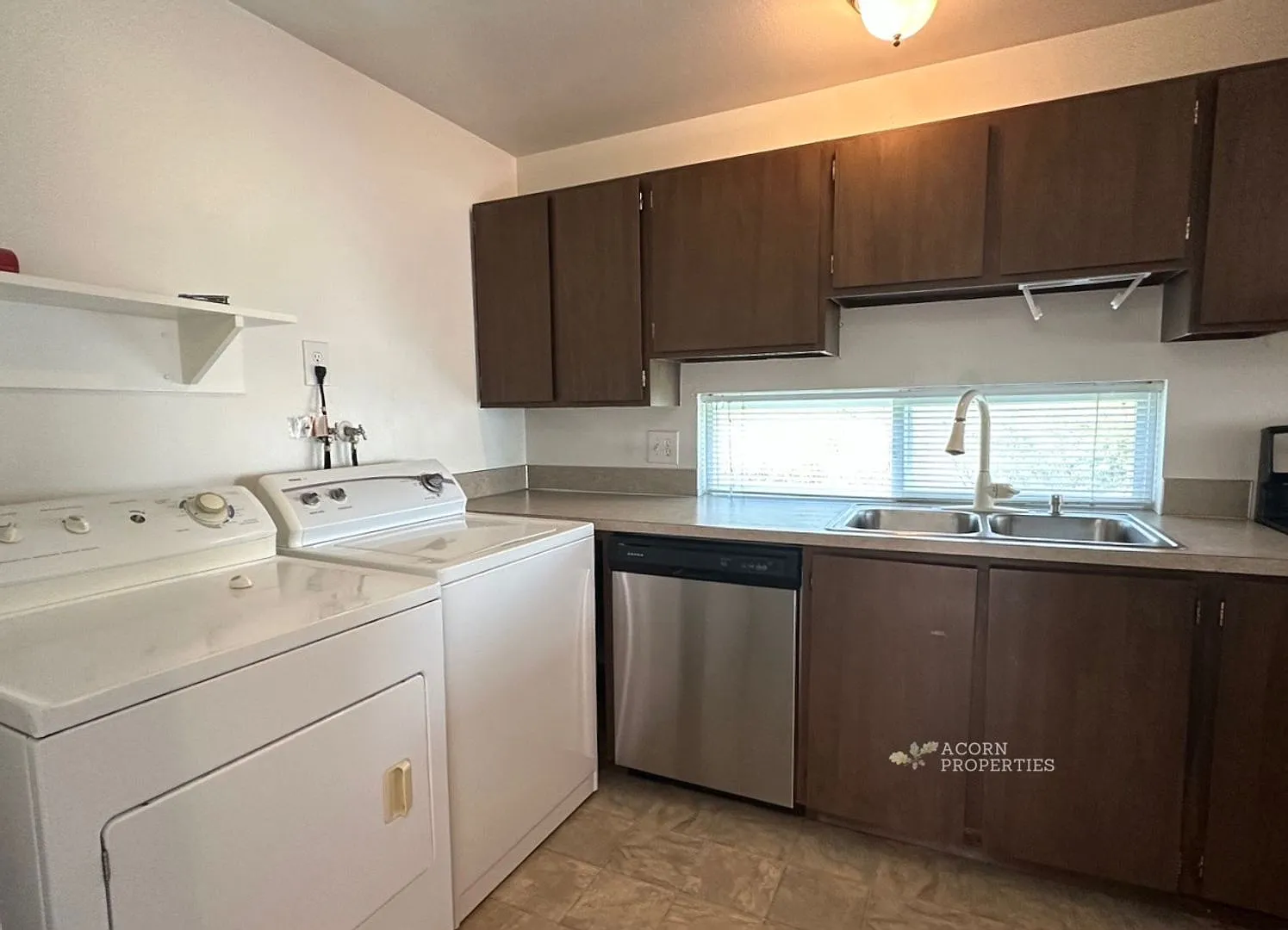 902 NE Lindsay Street, Coupeville, WA 98239 — Photo 3