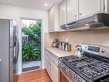 5th image of 4684 Diane Ave