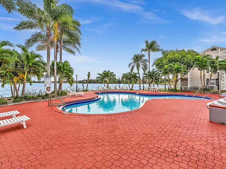2810 N Oakland Forest Dr #104 — Photo 42