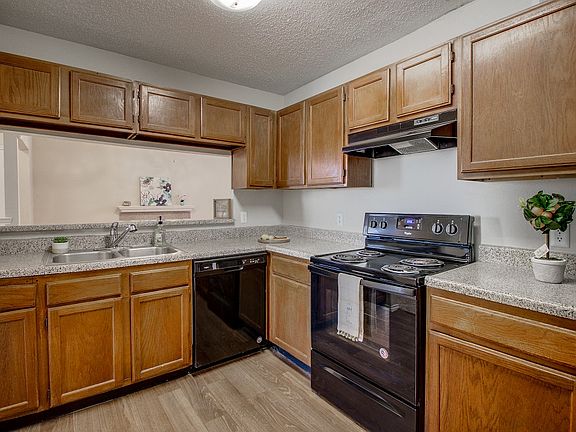 3rd image of 1208 Americana Ln #1101
